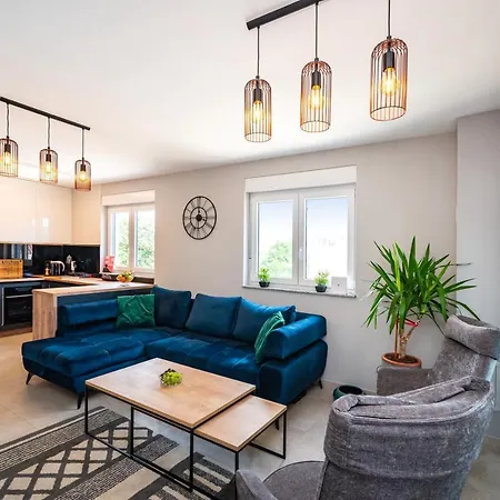 Velebit Apartment *