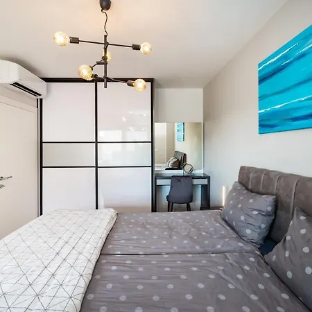 Апартаменты Velebit Apartment