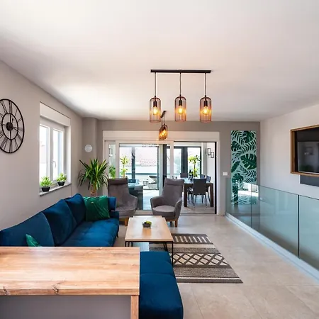 Апартаменты Velebit Apartment