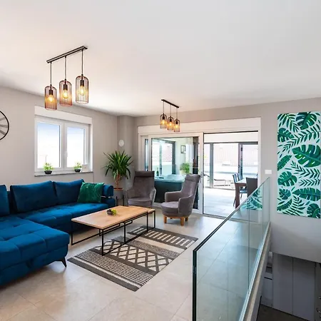 Velebit Apartment *