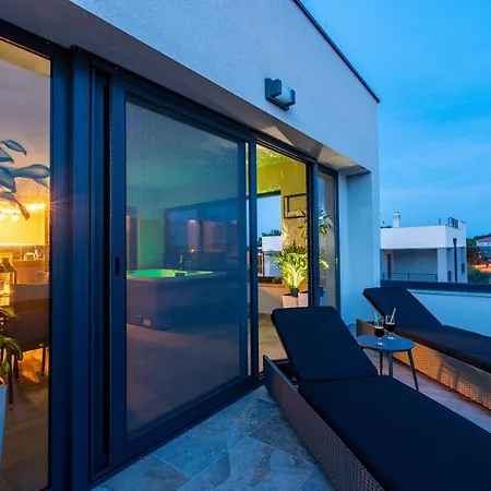 Апартаменты Velebit Apartment *