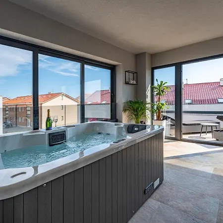 Апартаменты Velebit Apartment