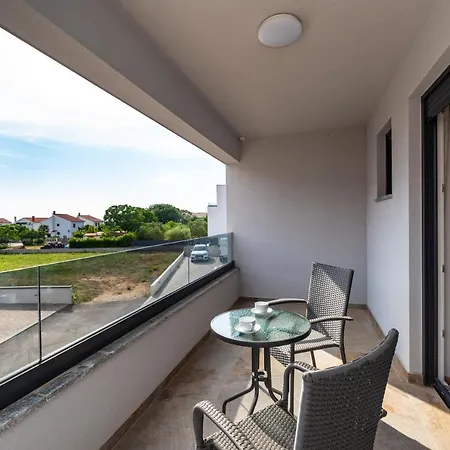 Апартаменты Velebit Apartment