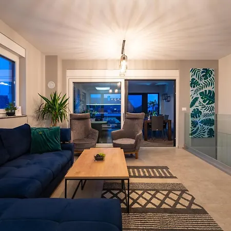 Velebit Apartment *