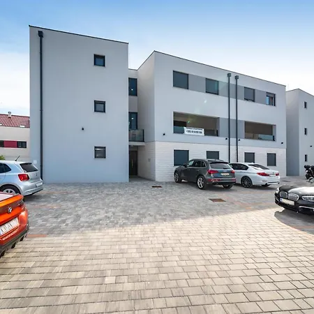 Апартаменты Velebit Apartment *