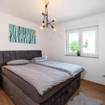 Velebit Apartment *